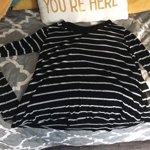 Black and white soft long sleeve shirt